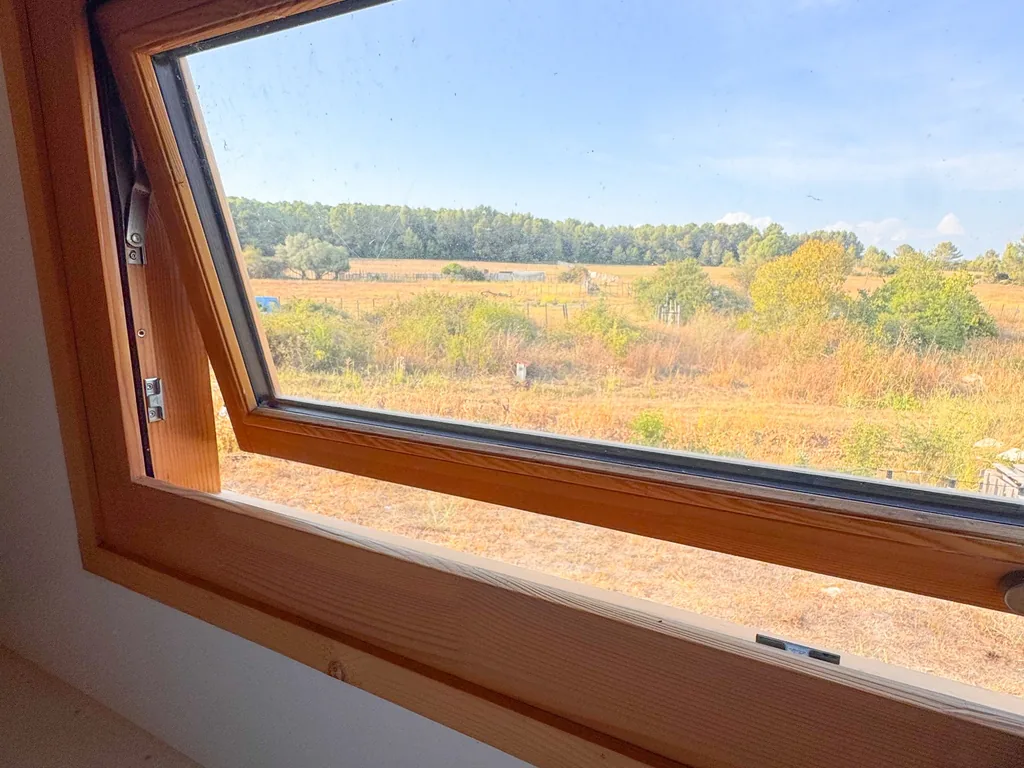 Vue sur la nature depuis la chambre en mezzanine